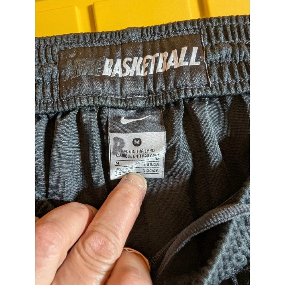 Nike Shorts‎ Men's Medium Training Shorts Basketball Pockets Logo Black Dri Fit
